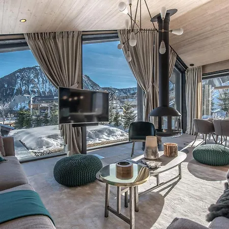 Chalet New Modern With Skis On *